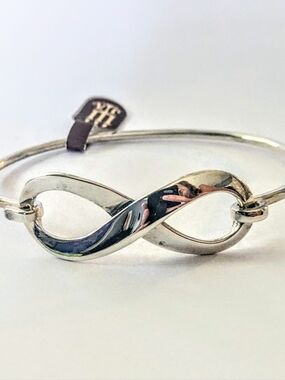 JAMES AVERY Infinity Symbol Sterling Silver Hinged Bangle Bracelet 6.5" Large